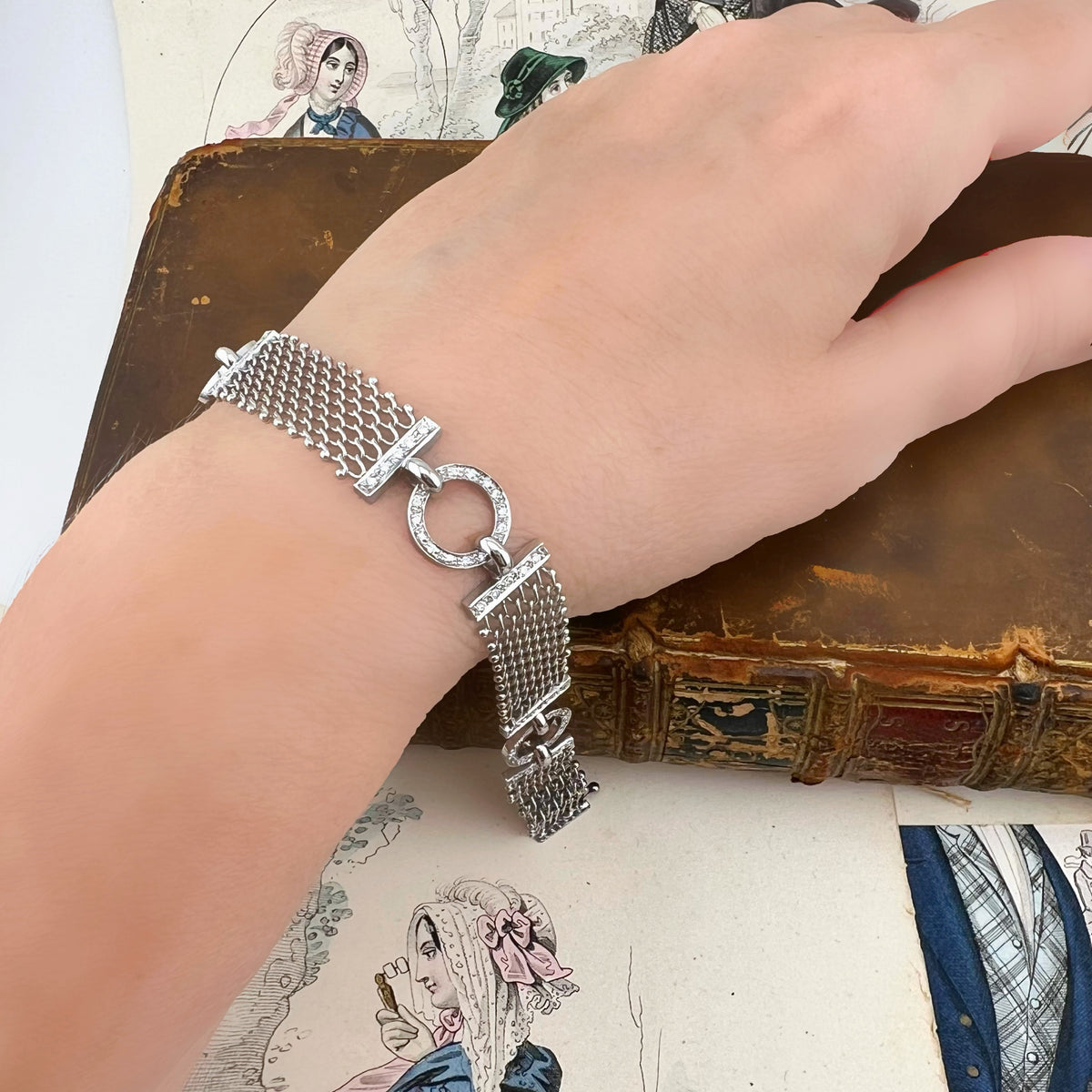 Bracciale a rete in oro bianco 18 carati con diamanti – Italia, anni ’80