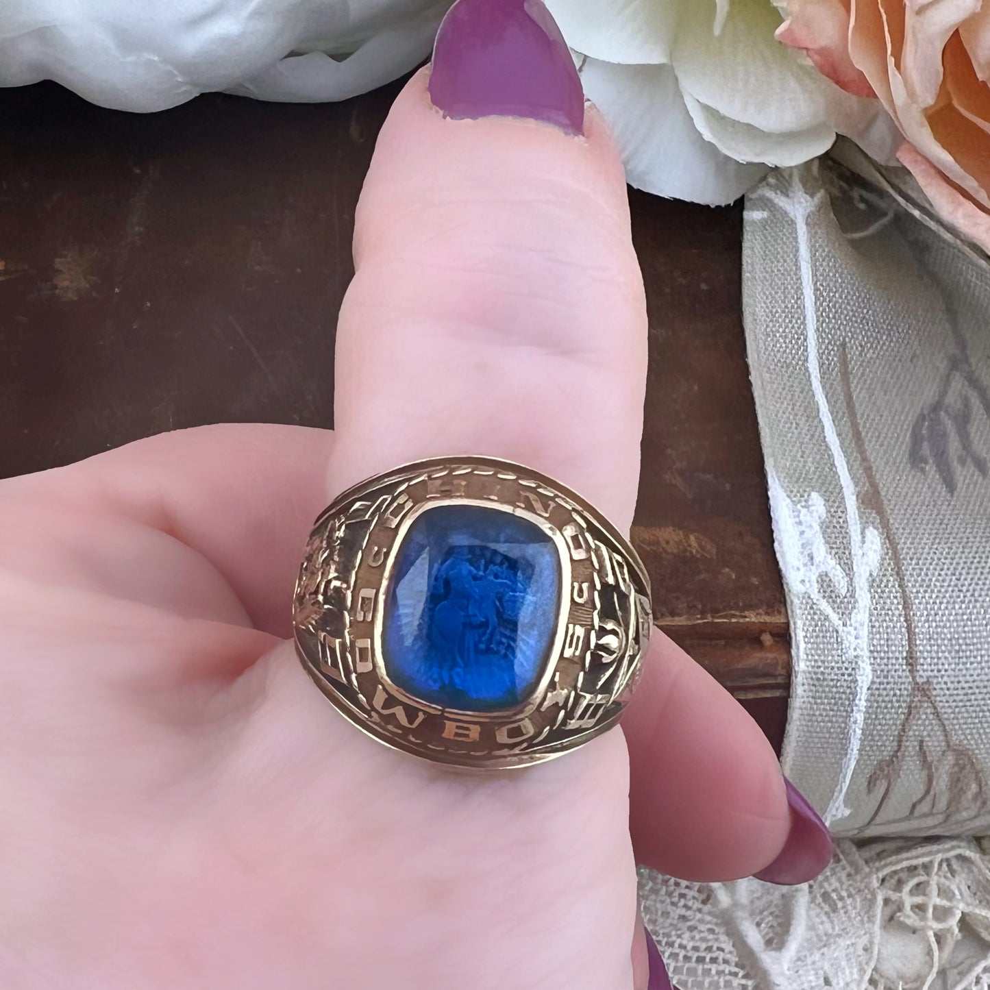 Cosa Ring High School, Chino, in California 1982 con incisione interna cowboy