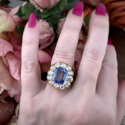 Anello fine ‘800 con zaffiro Ceylon 4.60 ct diamanti old mine 5 ct oro giallo 18k