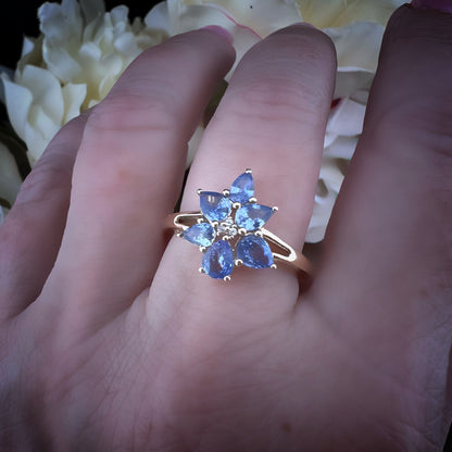 Anello vintage in oro giallo con topazi indaco e diamanti