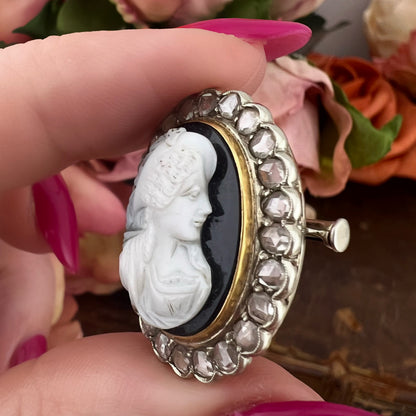 Spilla Cammeo Vittoriano in onice e diamanti - Oro 18K