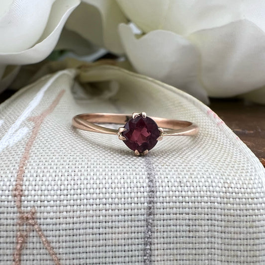 Solitario vintage con granato