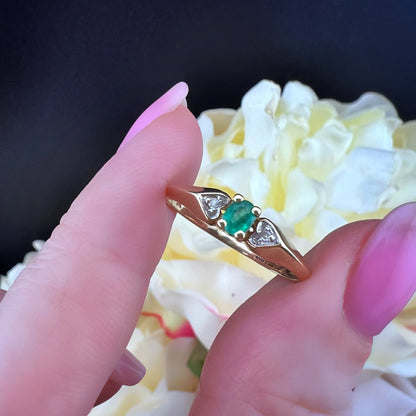 Anello Trilogy con Smeraldo e Diamanti