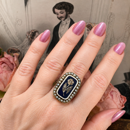 Anello sentimentale “Forget Me Not” con diamanti e perle naturali, Inghilterra 1830-1870