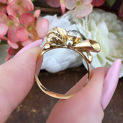 Anello a fiocco pre 1934 in oro 18k e diamante Old Mine