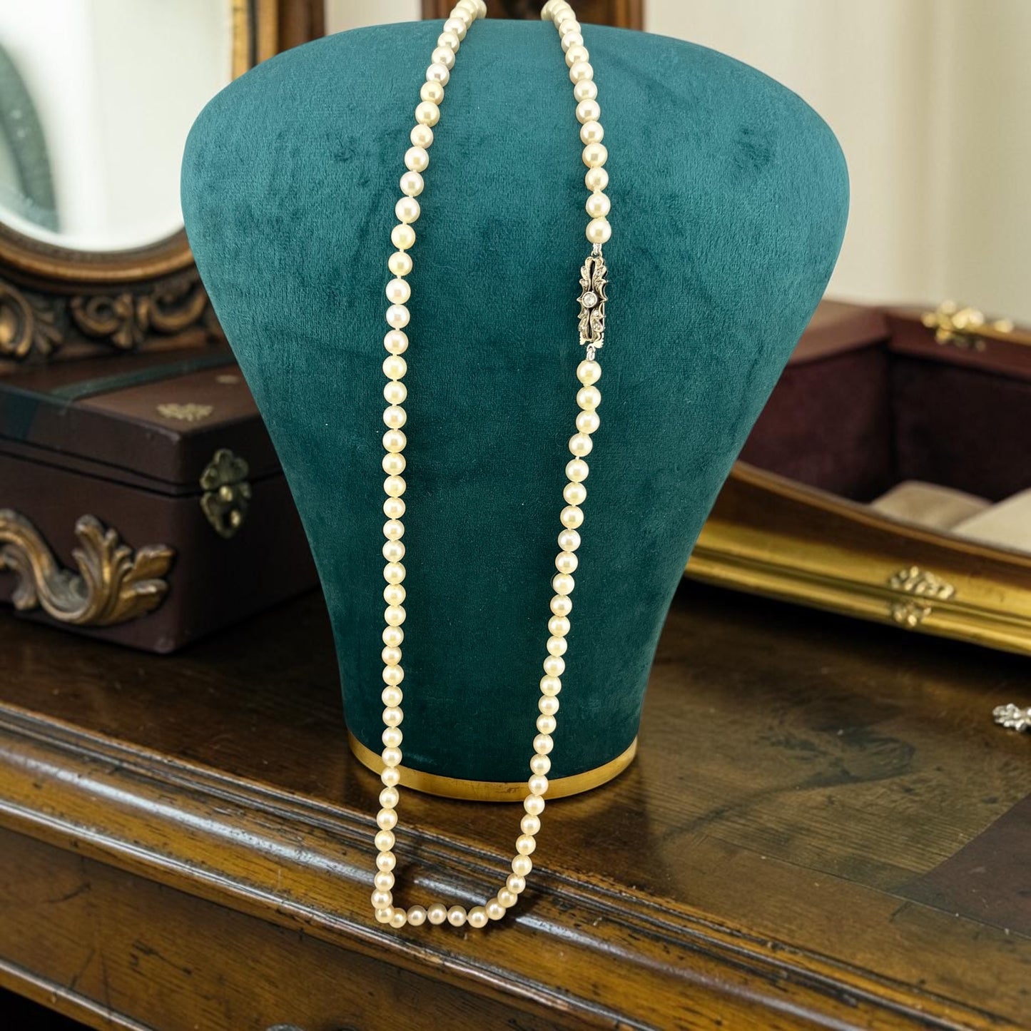 Collana 112 perle akoya, oro e diamanti