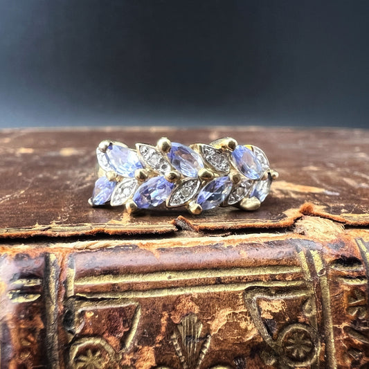 Anello Vintage Inglese in Oro 9 Carati con tanzaniti e Diamanti