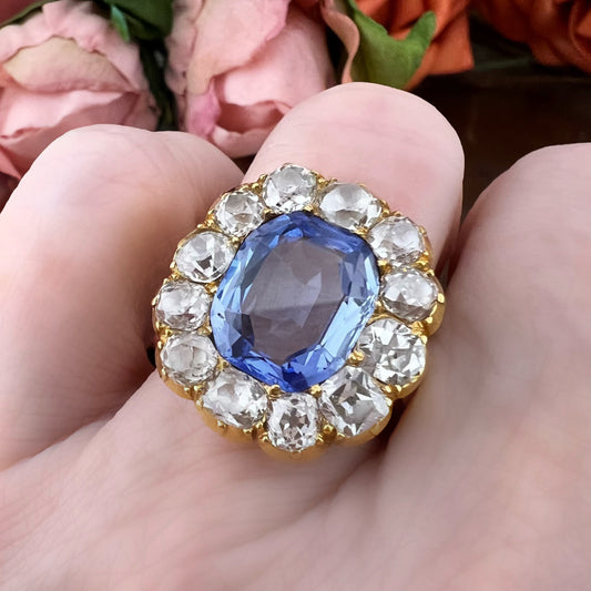 Anello fine ‘800 con zaffiro Ceylon 4.60 ct diamanti old mine 5 ct oro giallo 18k