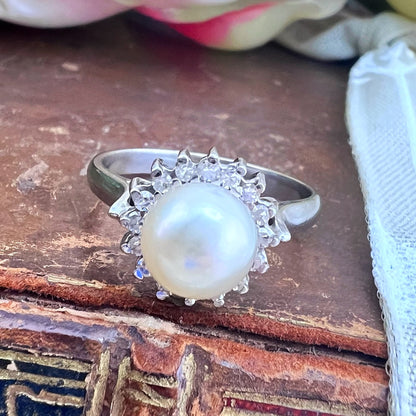 Anello con perla Akoya e diamanti anni ‘50-‘60 oro 18k