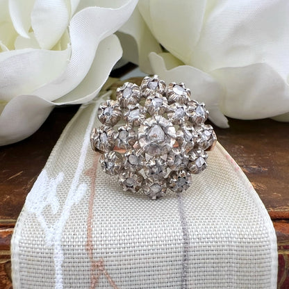 Grande anello Floreale con Rosette di Diamanti – Epoca Tardo Georgiana