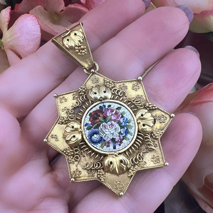 Raro pendente in oro porta ritratti a forma di stella - Venezia ‘800