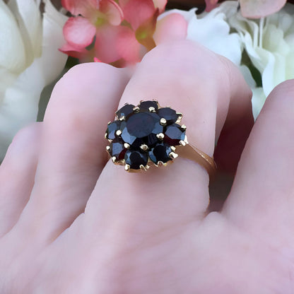 Anello margherita Vintage Inglese in Oro 18k con Granati