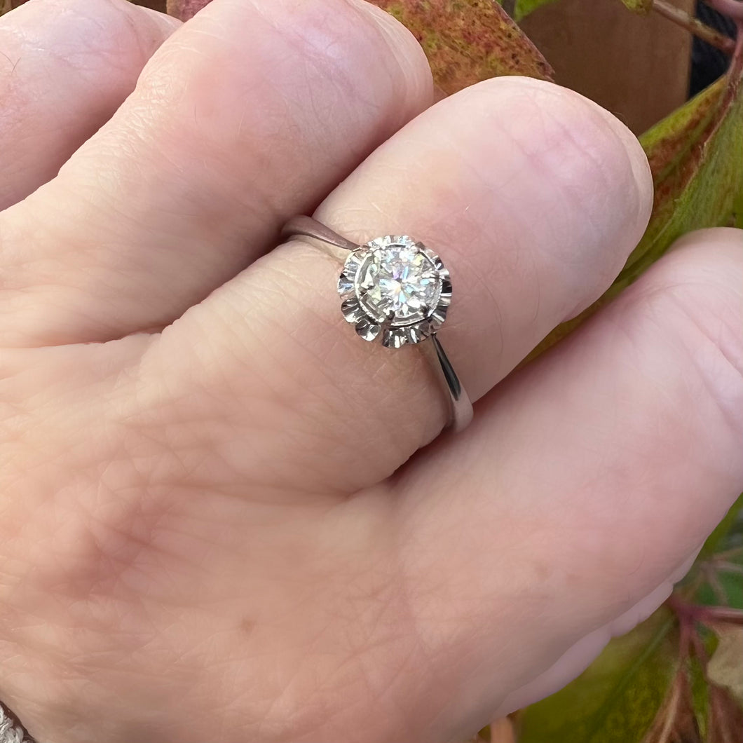Anello solitario diamante anni ‘30 in oro bianco 18 carati