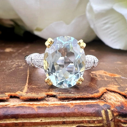Anello con acquamarina da 3 ct e diamanti, oro 18k