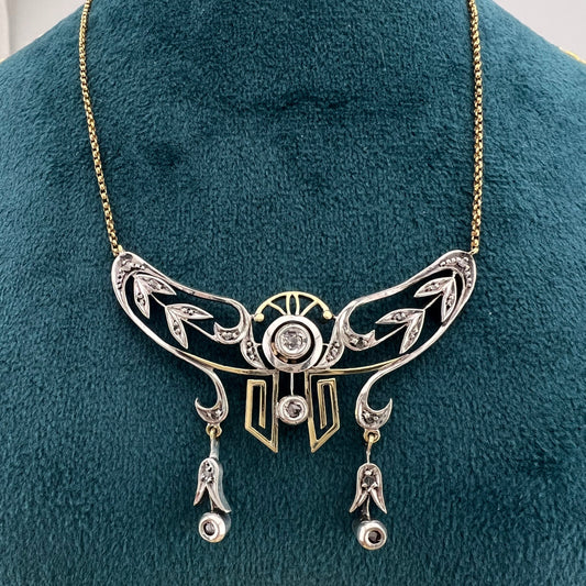 Collana Art Nouveau a négligé in oro 18k diamanti e argento con catena manin a 22k