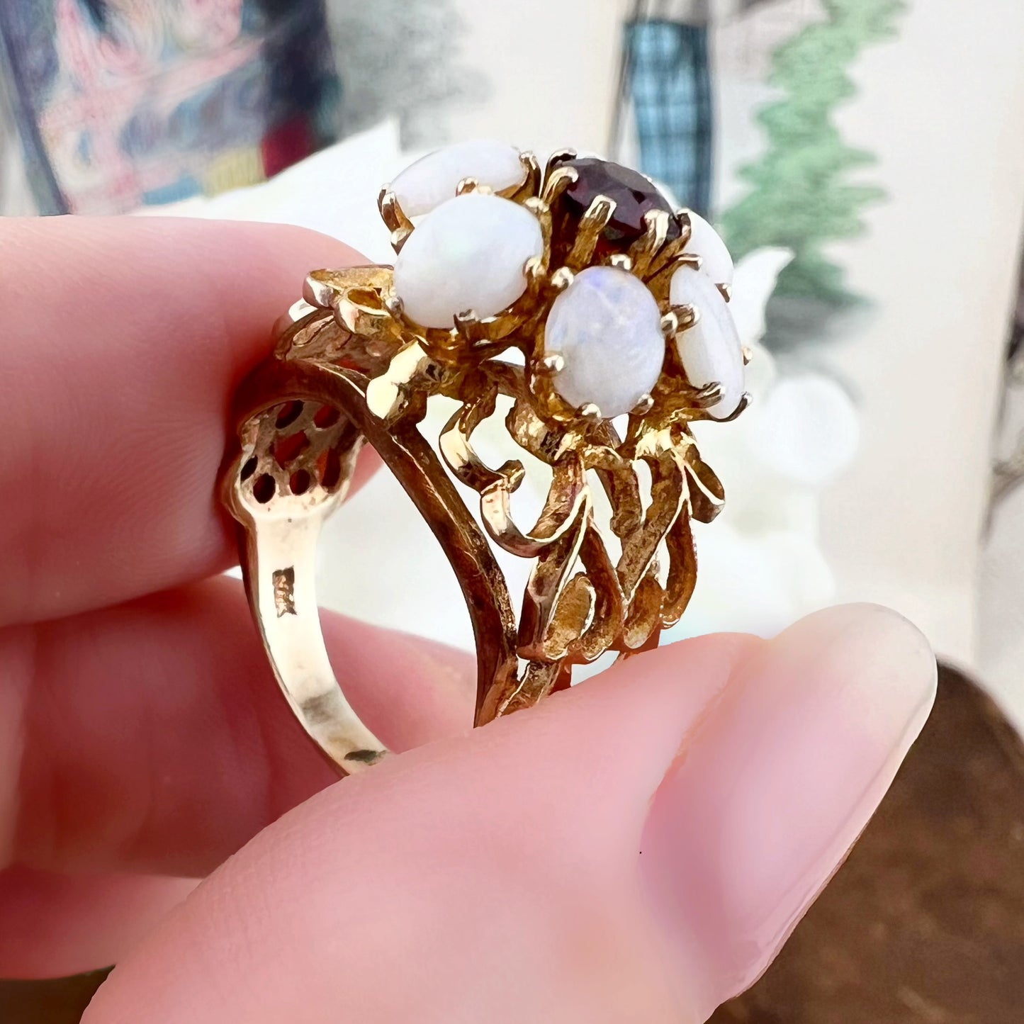 Anello vintage a fiore in oro 9 ct opali e granato – Londra 1973