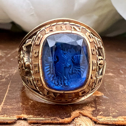 Cosa Ring High School, Chino, in California 1982 con incisione interna cowboy