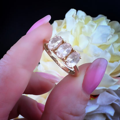 Anello Trilogy in Oro Giallo con Quarzi Rosa – Vintage Anni ’90