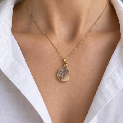 Pendente “volto della luna” in pietra di luna e oro 18 k– Europa, anni ’60