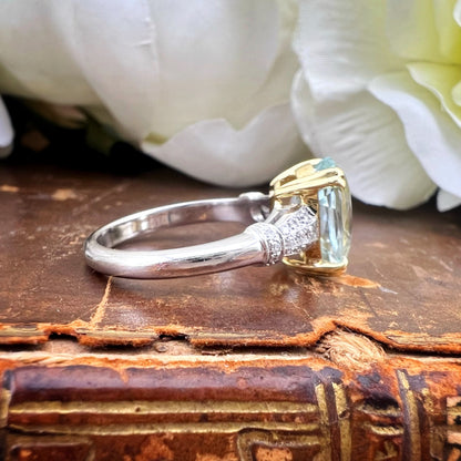 Anello con acquamarina da 3 ct e diamanti, oro 18k