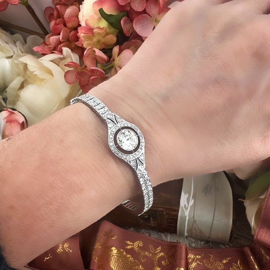 Bracciale a manetta in oro bianco 18k con diamante old cut Art Déco, Italia XX secolo