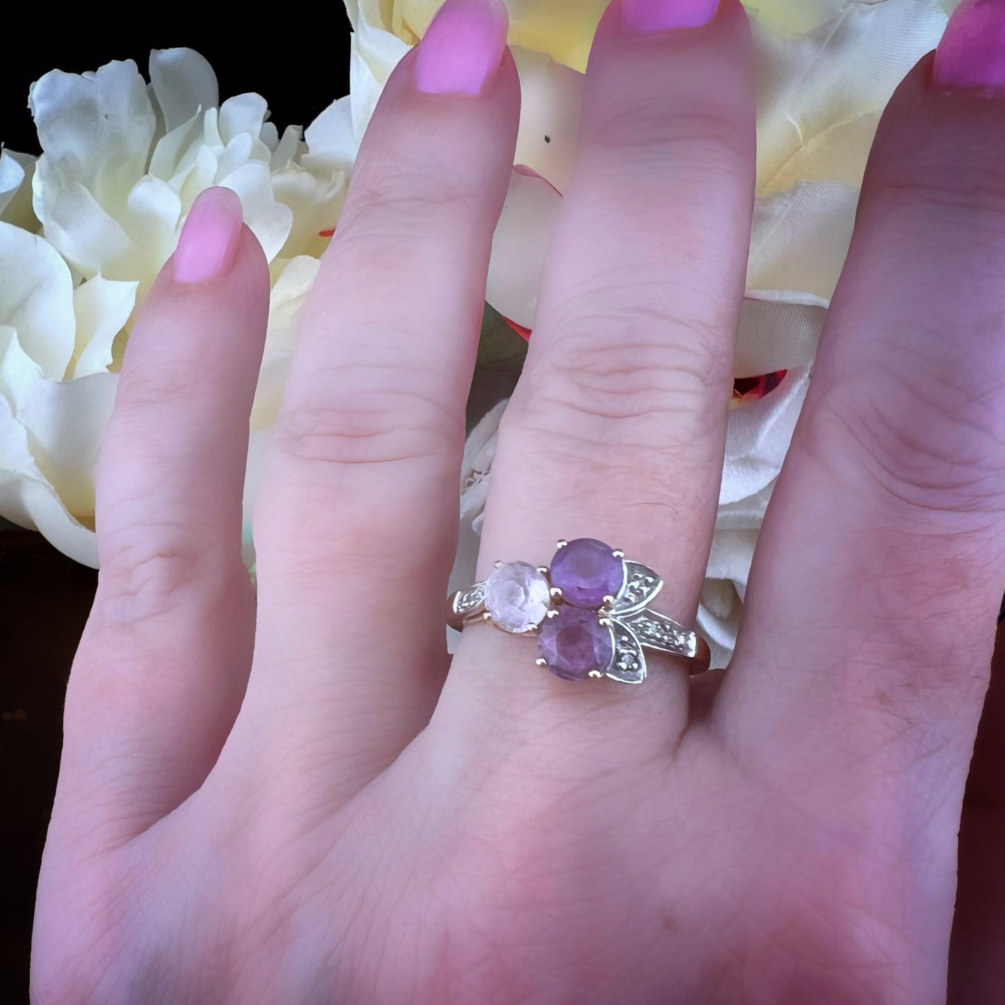 Anello vintage in oro con topazi viola e rosa – Inghilterra