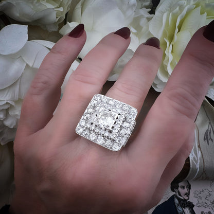 Anello importante Art Déco a gradini con diamanti old mine per circa 4 ct