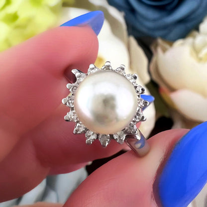 Anello con perla Akoya e diamanti anni ‘50-‘60 oro 18k