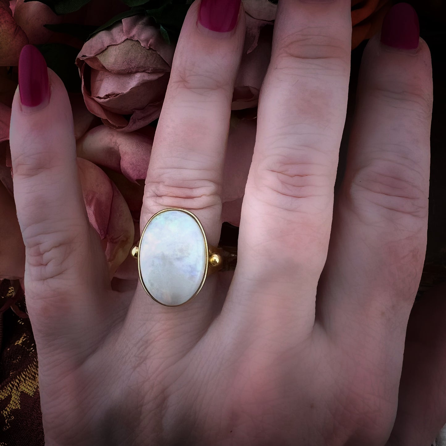 Anello vintage con Opale Australiano da 6 ct in Oro Giallo 18 Carati