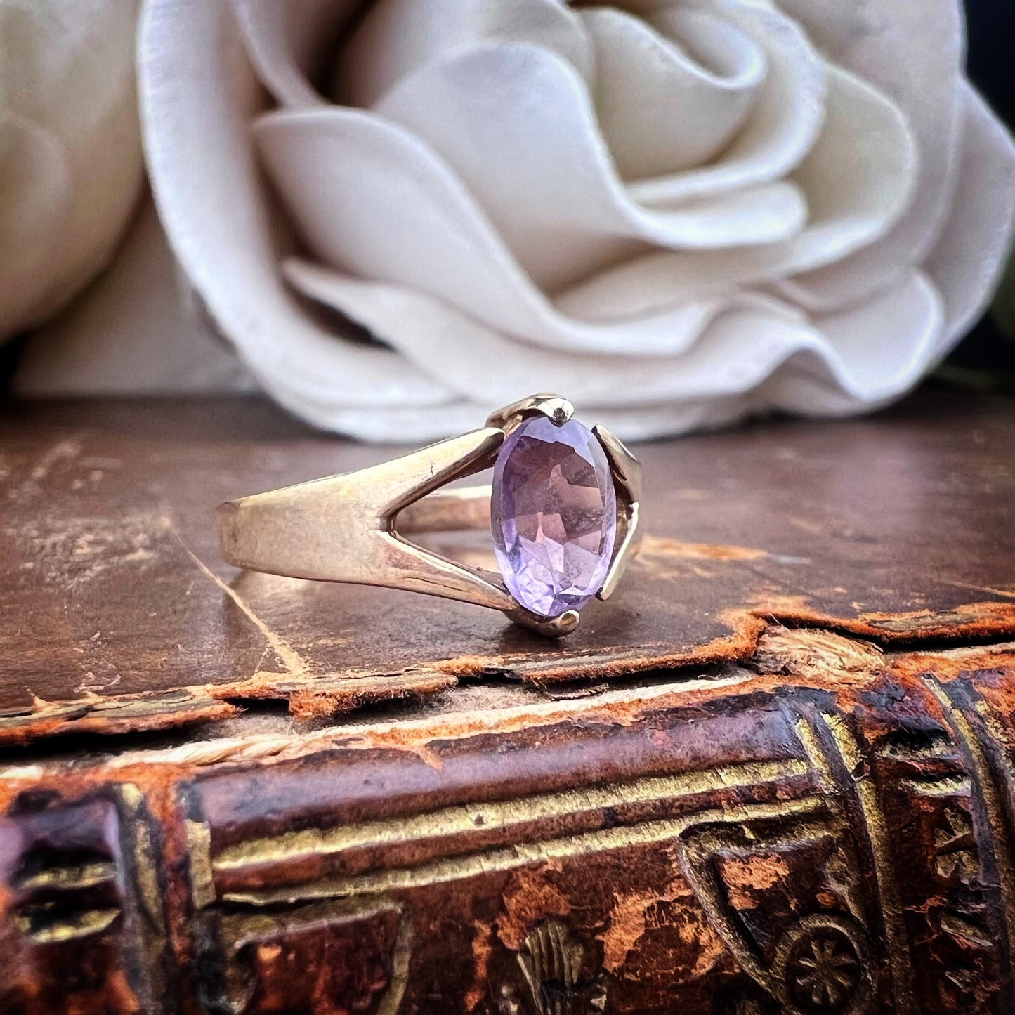 Anello vintage con ametista ovale – anni ’70