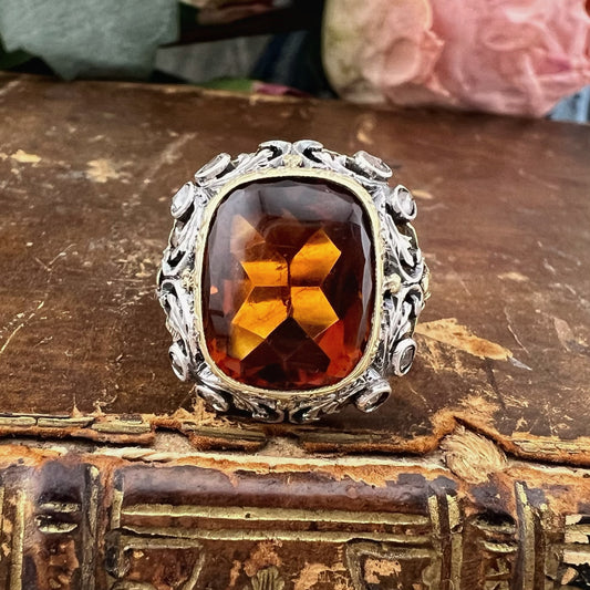 Importante anello in oro 18 carati e argento con citrino Madeira