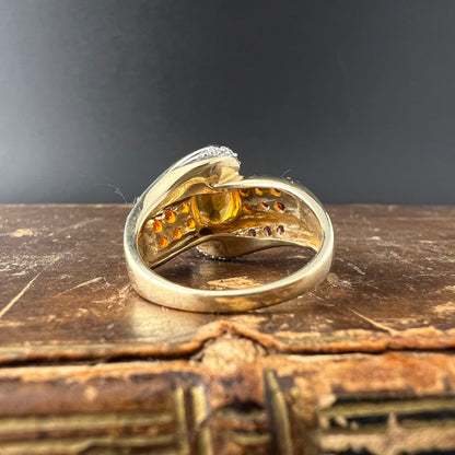 Anello inglese vintage in oro 9 ct. con citrino arancio, opali di fuoco e diamanti