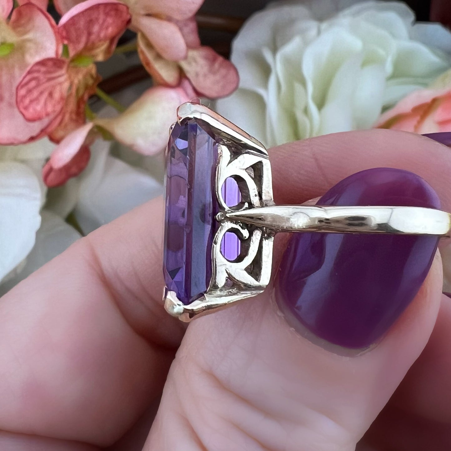 Anello Cocktail in oro 9k con ametista da 12 ct. Birmingham 1960