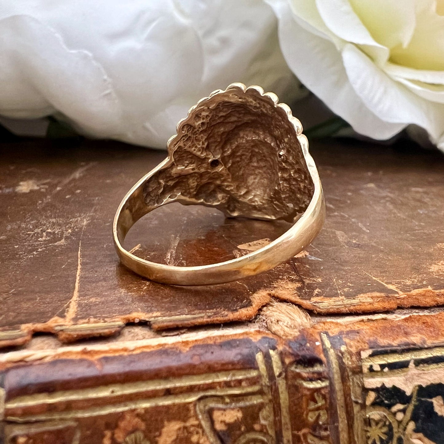 Anello Vintage Capo Nativi Americani – Oro Giallo 9k – zaffiri - Birmingham anni ‘70