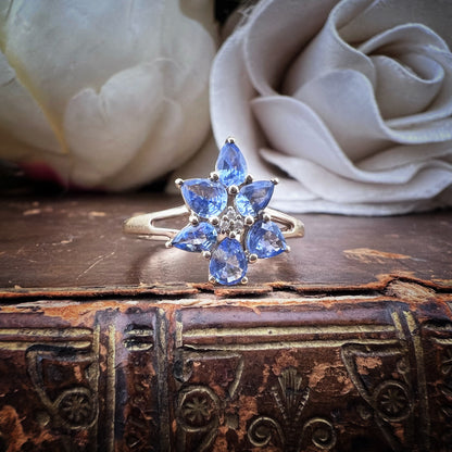 Anello vintage in oro giallo con topazi indaco e diamanti