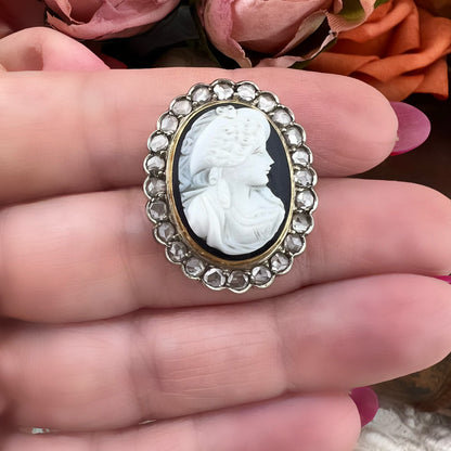 Spilla Cammeo Vittoriano in onice e diamanti - Oro 18K