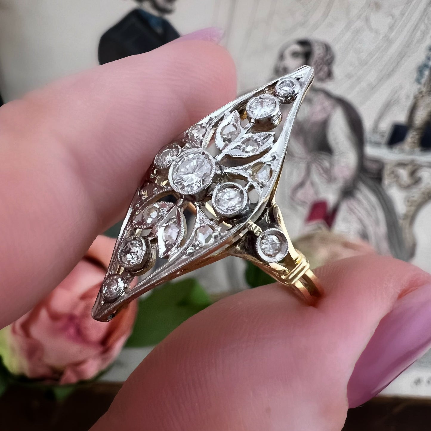 Anello edoardiano con diamanti in oro giallo 18k e platino, c. 1910