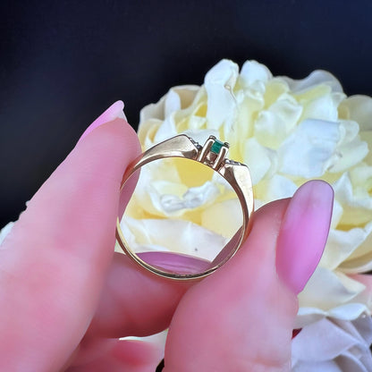 Anello Trilogy con Smeraldo e Diamanti