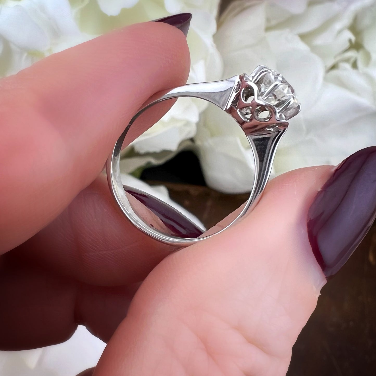 Solitario in oro bianco 18 ct con diamante Old Mine Cut da 0.60 ct