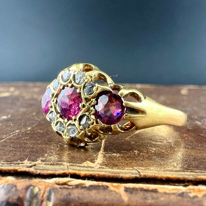 Anello vittoriano in oro 18 carati con rodolite e diamanti a rosetta