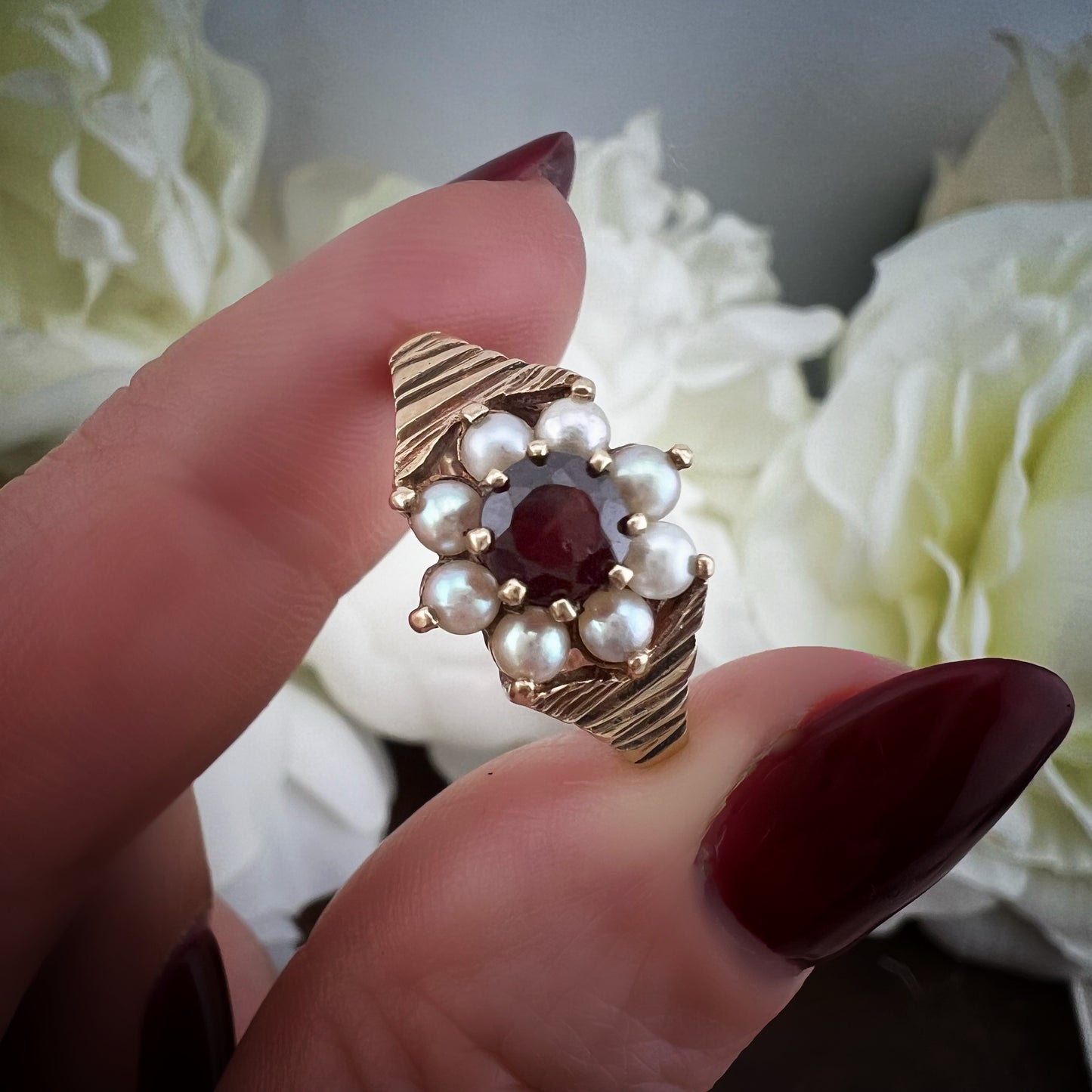 Anello Margherita con Granato e Perle – Anno 1970 Birmingham