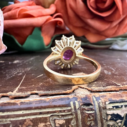 Anello Margherita Vintage in Oro 18 kt con Rubino Birmano Naturale e Diamanti