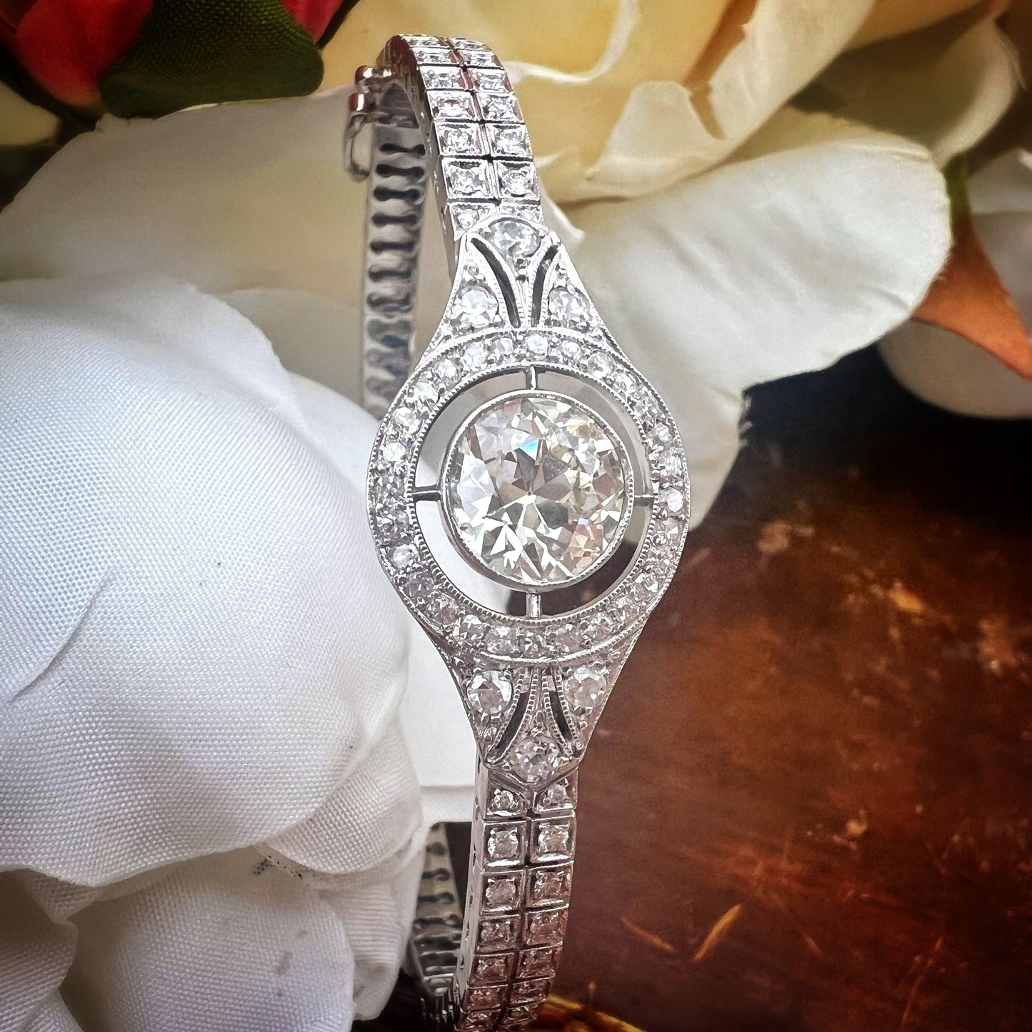 Bracciale a manetta in oro bianco 18k con diamante da 2 ct old cut Art Déco, Italia XX secolo