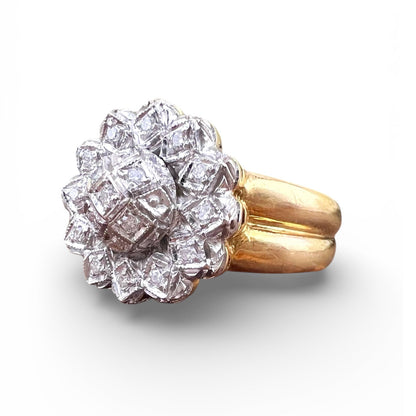 Anello Vintage Fiore in Oro 18K con Diamanti. Italia anni 80