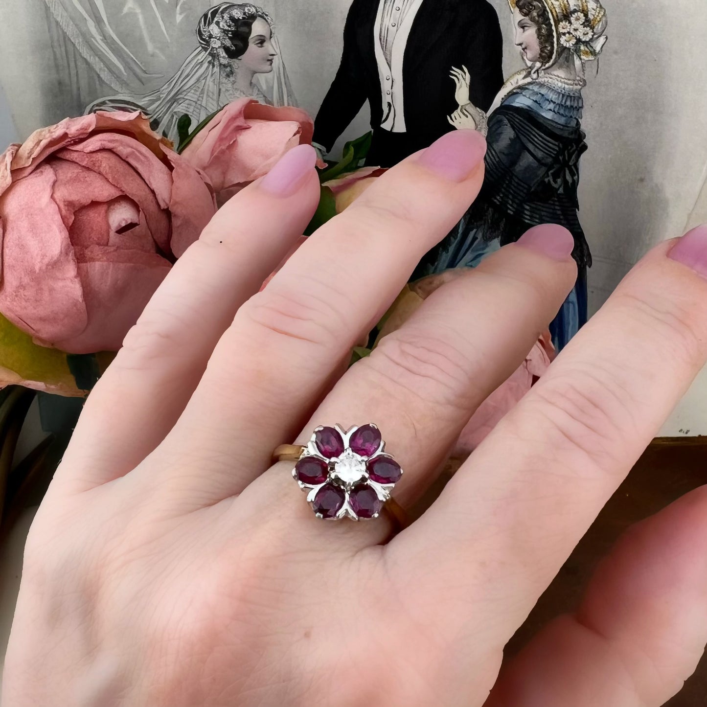 Anello Margherita in oro 18 kt, platino, diamante taglio Vecchia Europa e rubini naturali – Londra 1964