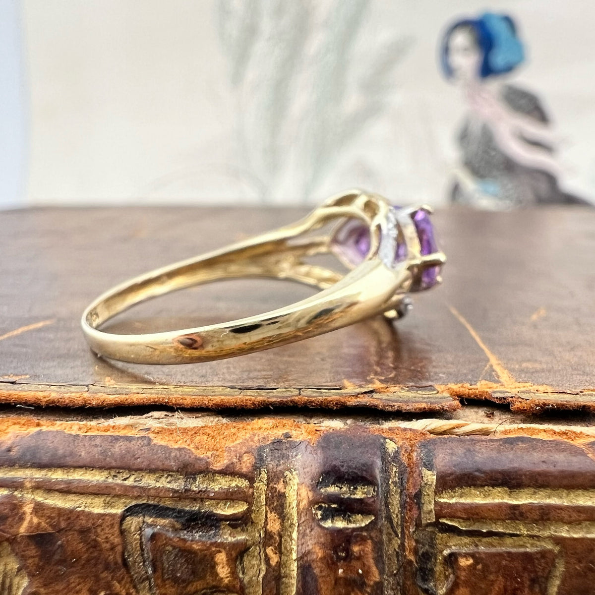 Anello trilogy con ametiste e diamanti – Inghilterra, anni Ottanta