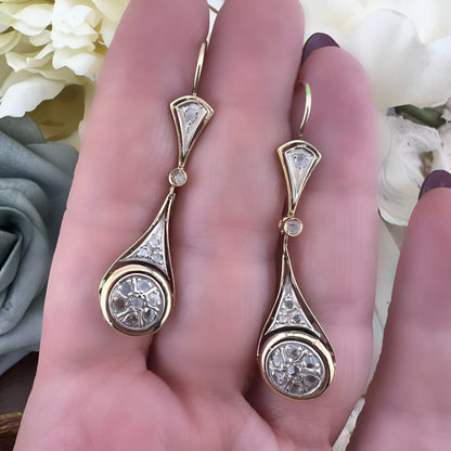 Orecchini a monachella in oro 18k con margherite di diamanti a rosetta- Italia primi ‘900