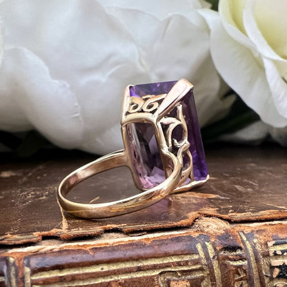 Anello Cocktail in oro 9k con ametista da 12 ct. Birmingham 1960