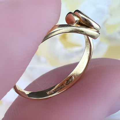 Elegante anello solitario vintage realizzato a Birmingham nel 1985, in oro giallo 9 carati