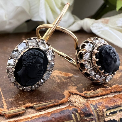 Parure ottocentesca veneziana con Moretti in materiale lapideo e diamanti a rosetta. Oro 18 ct